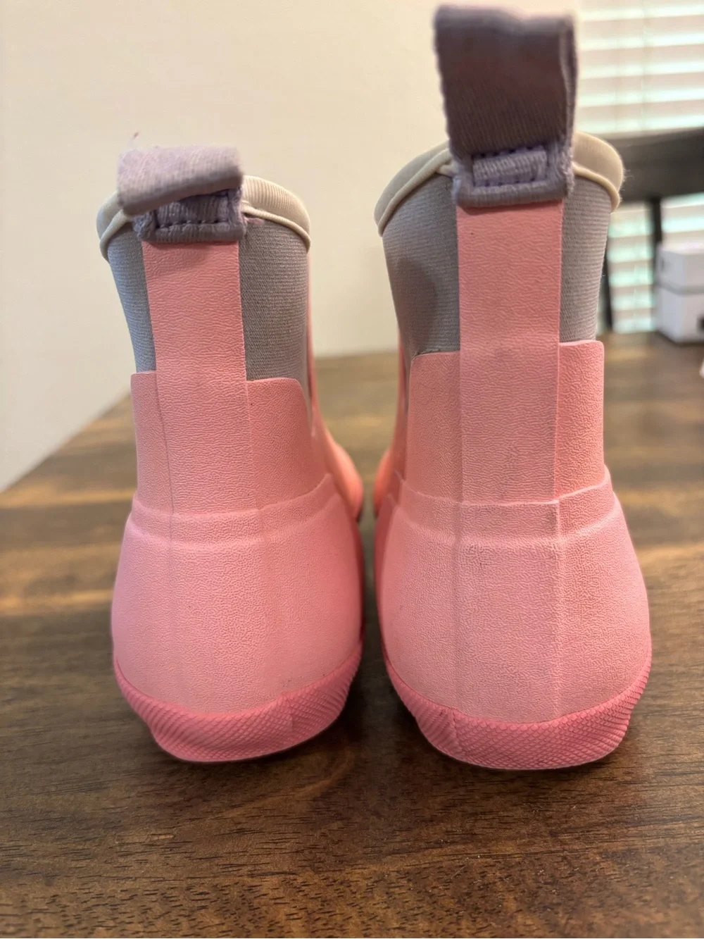 Hunter Kids Size 1 Pink Short Waterproof Rain Boots with Gray Trim